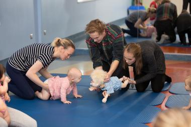 Eksperiment: teatrinukuga beebivõimlemises