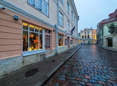 Nukuteatrimuuseumi akendel avati Jüri Mildebergi näitus „Panoptikum IV”